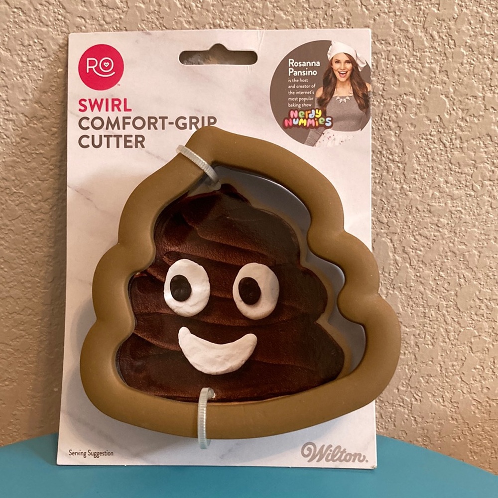 Rosanna Pansino Swirl Comfort Cutter Wilton Poo Emoji Cookie Cutter